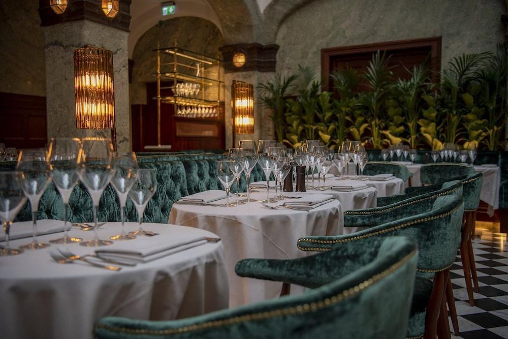 Bank Hotel, A Member Of Small Luxury Hotels Stoccolma Esterno foto Interior of the restaurant