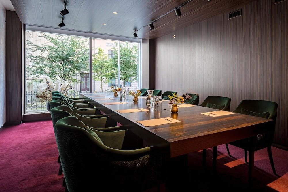 Bank Hotel, A Member Of Small Luxury Hotels Stoccolma Esterno foto The boardroom at the hotel